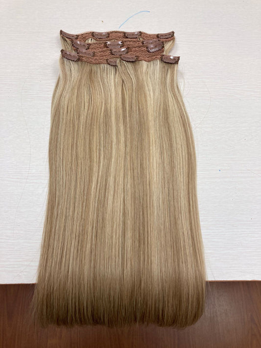 Clip In, hellbraun/blond, 30 cm - 75 cm (12"-30"), glatt (straight).