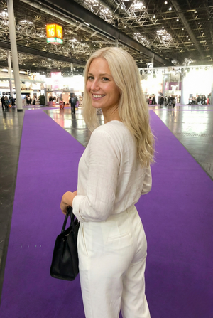 Amber Blond -- 32,5 cm - 65 cm (13 - 27 Inch)