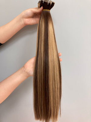 Tape in piano (gesträhnt) 30 - 75 cm (12" - 30"), glatt (straight).